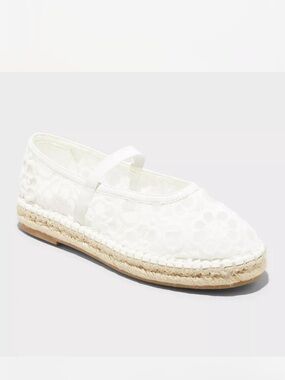 Universal Thread White Lace Espadrille Mary Jane Flat